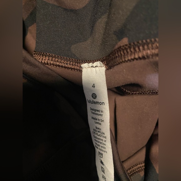 Lululemon high waisted camo leggings with pockets. - Picture 3 of 3